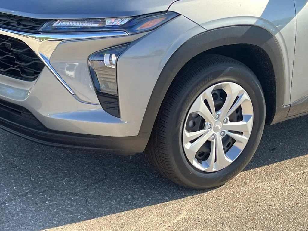 2026 Chevrolet Trax LS - Photo 6