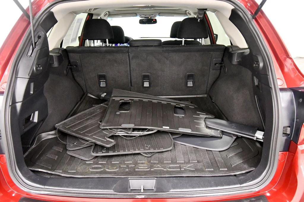 Used 2015 Red Subaru 2.5i Premium image 4