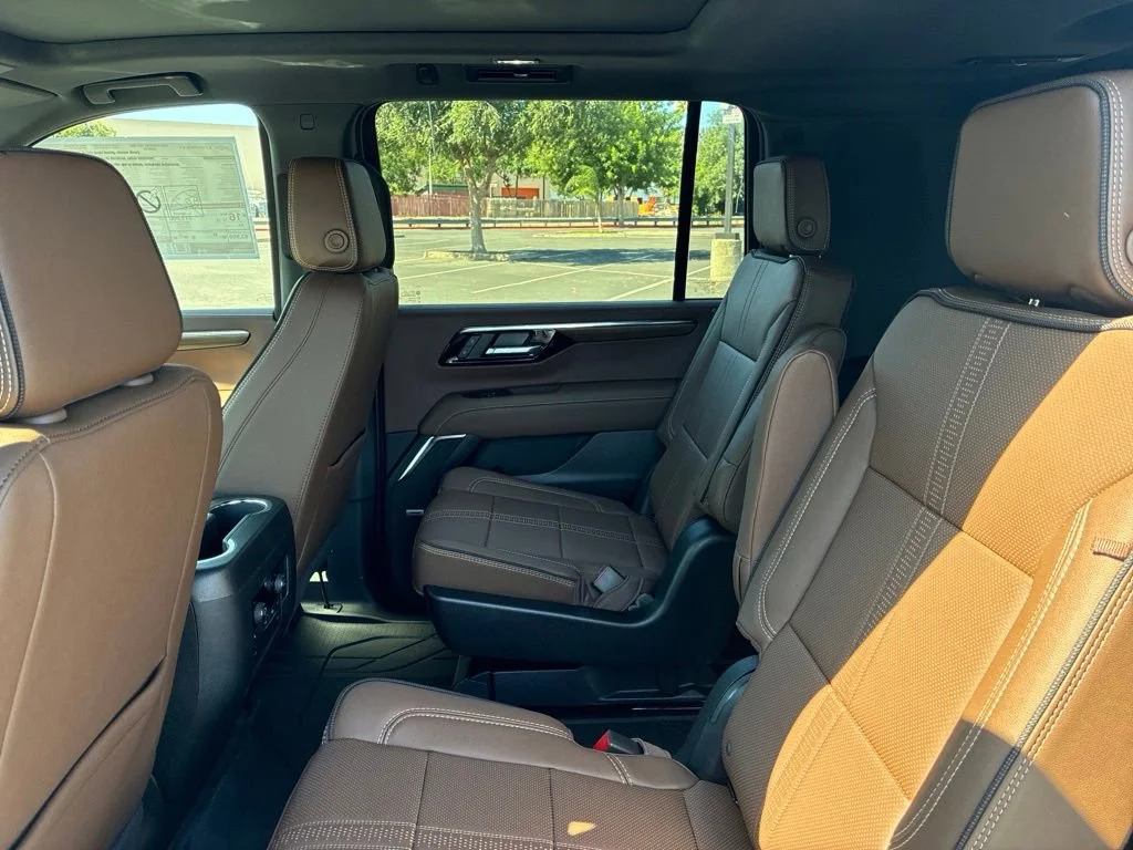 New 2026 Polar White Tricoat Chevrolet High Country image 20