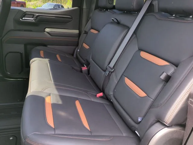 Used 2025 White GMC AT4 image 30