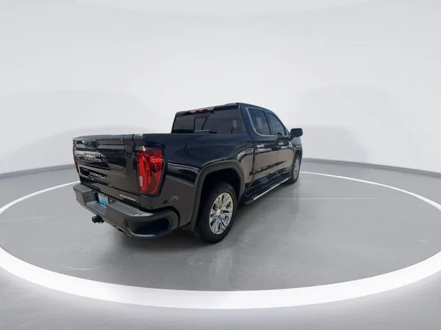 Used 2023 Silver GMC Denali image 8