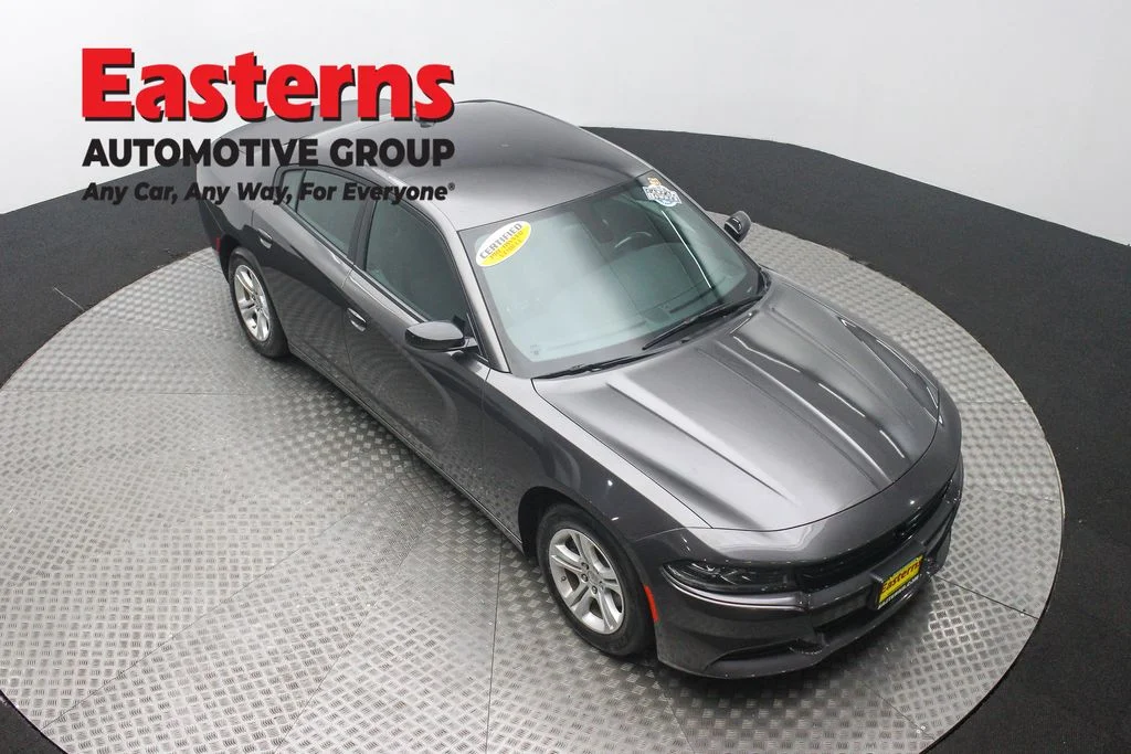 Used 2023 Gray Dodge SXT image 3
