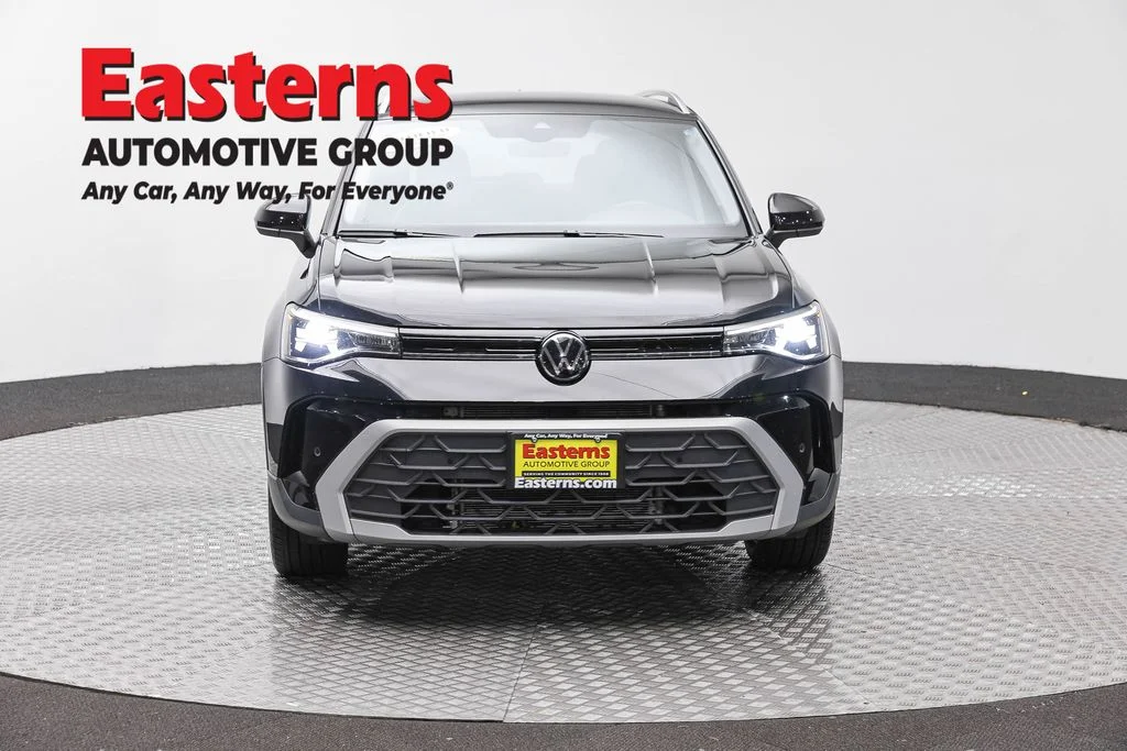 Used 2025 Black Volkswagen 1.5T SE image 2