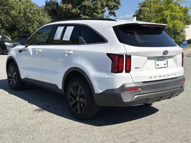 Used 2021 White Kia S image 11
