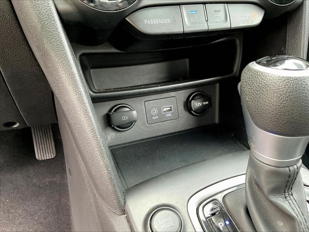 Used 2019 Gray Hyundai SE image 16