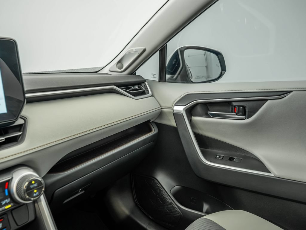 Used 2025 Pearl Toyota Limited image 30