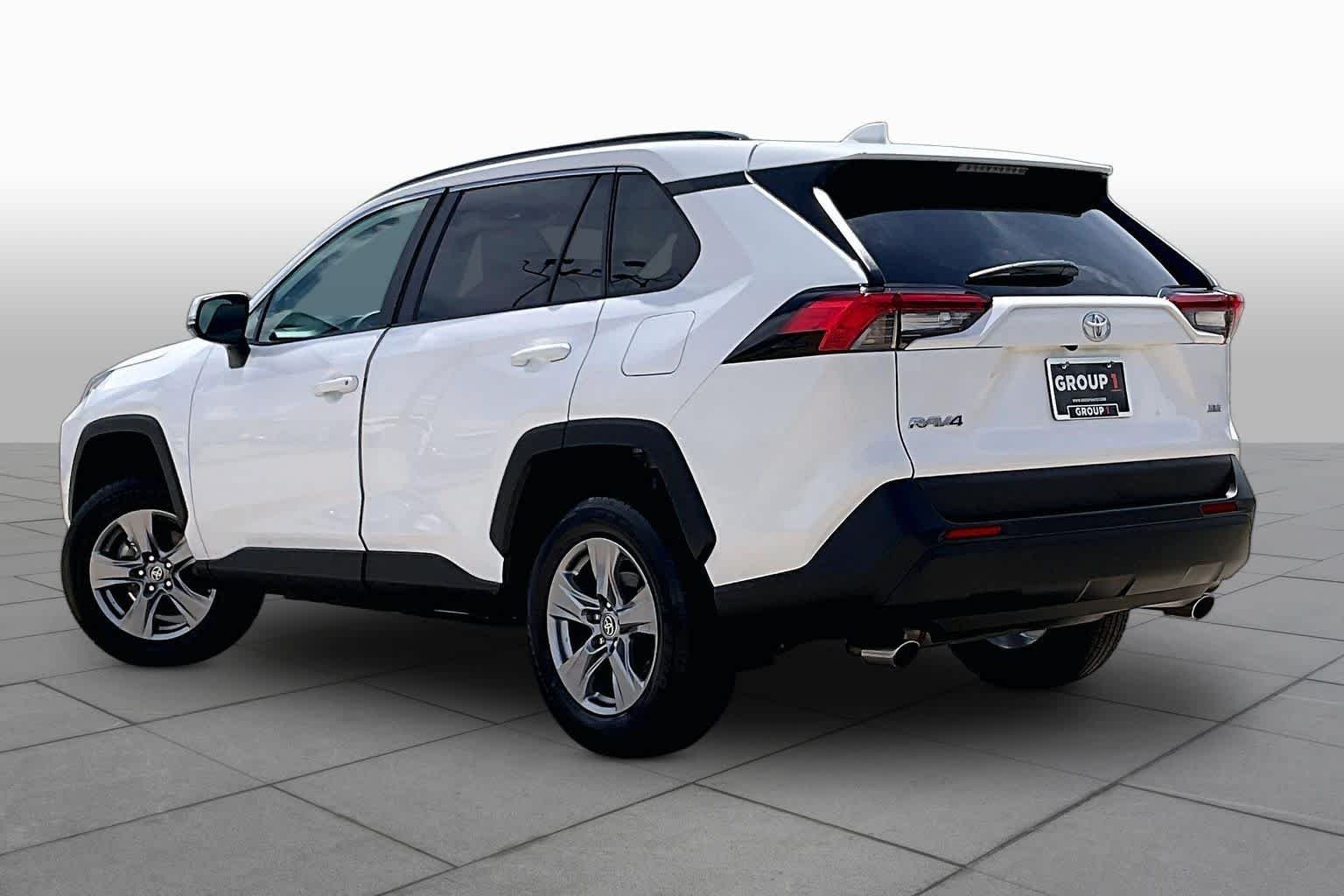 Used 2025 Ice Cap Toyota XLE image 12