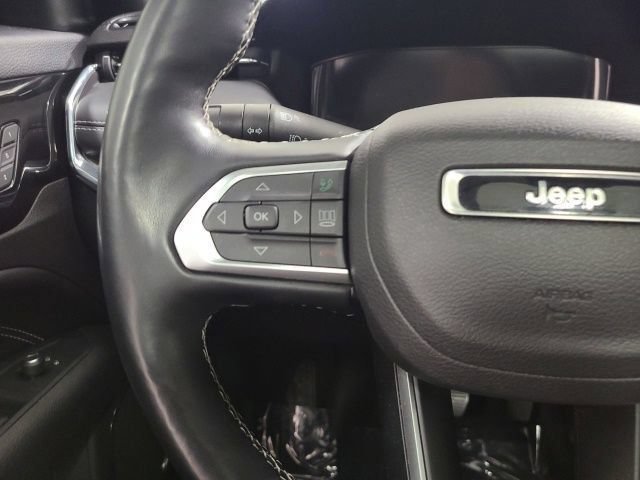 Used 2022 Billet Silver Metallic Clearcoat Jeep High Altitude image 27