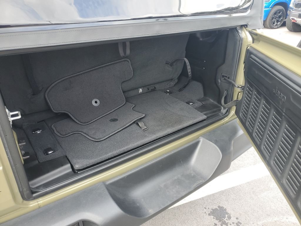 Used 2025 Green Jeep Sport image 7