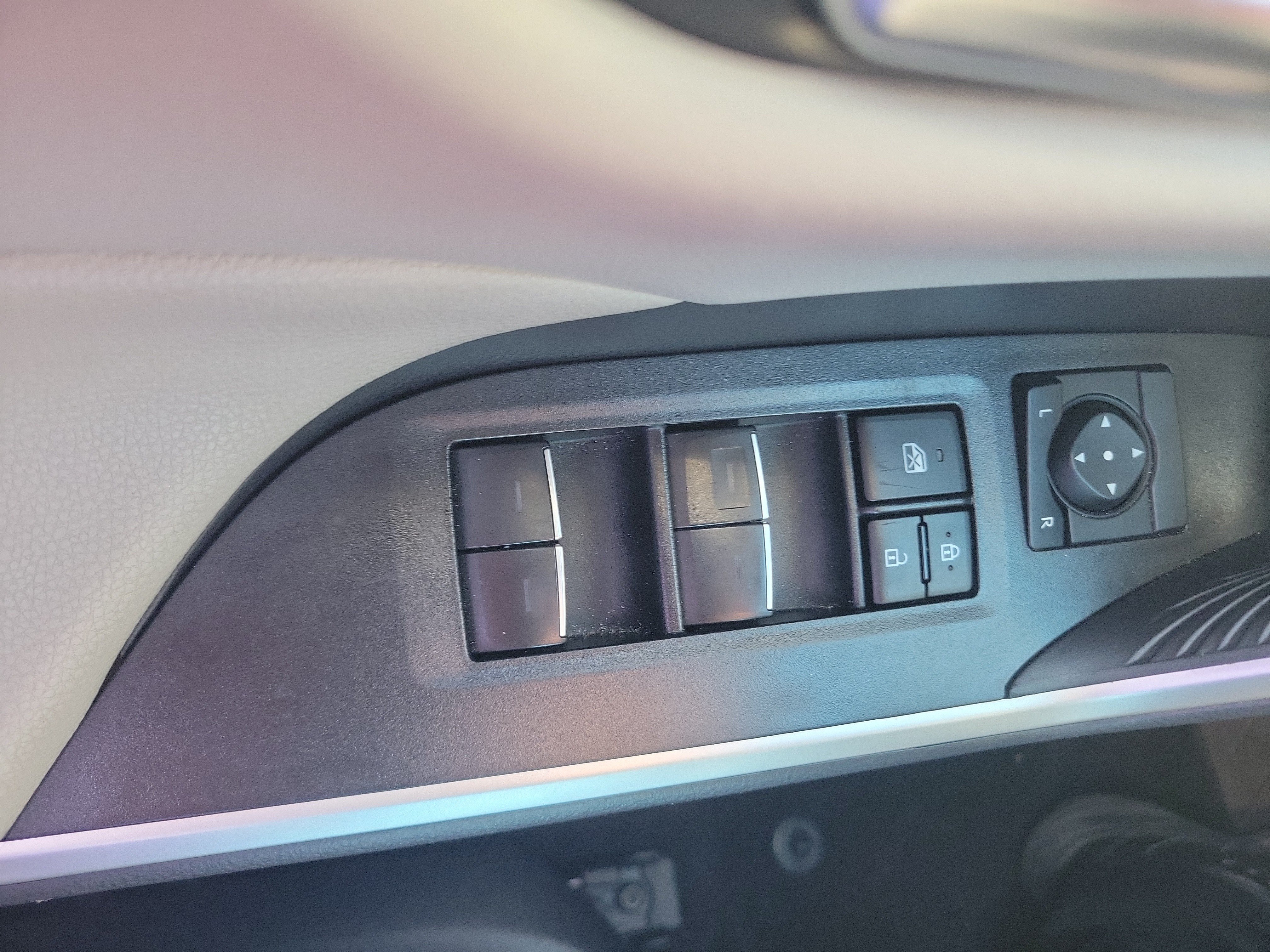 Used 2024 Ice Toyota XLE image 21