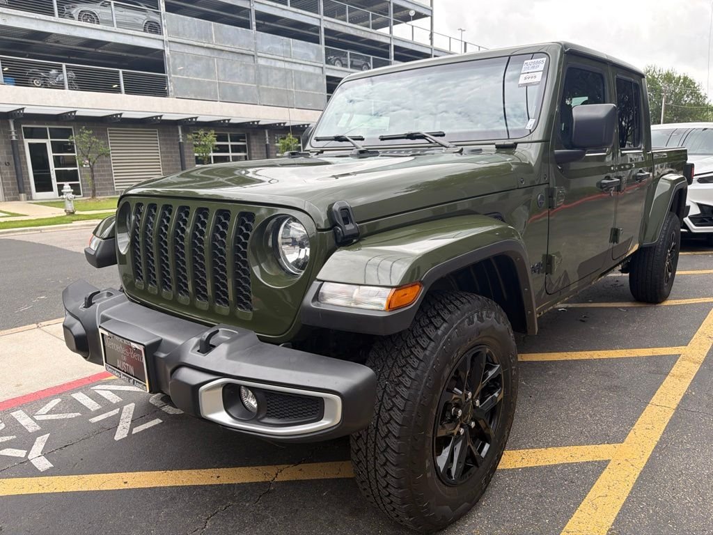 Used 2023 Green Jeep Sport S image 3