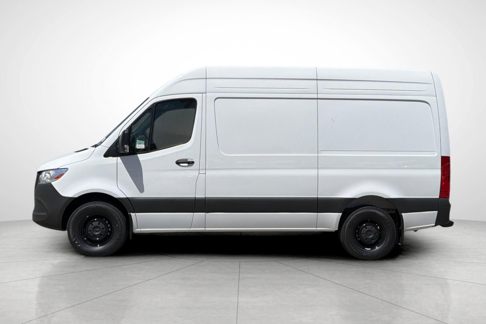 New 2026 Arctic White Mercedes-Benz Cargo 144 WB image 27