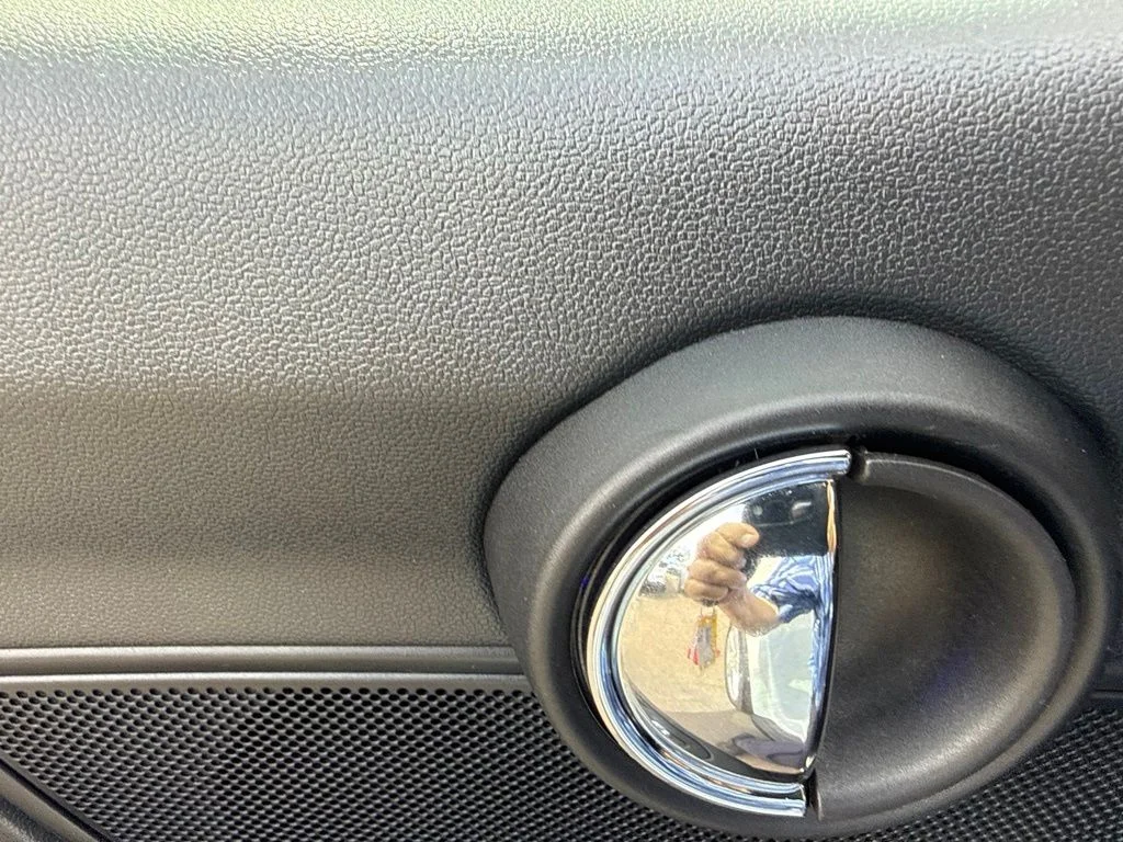 Used 2019 White MINI Classic image 12