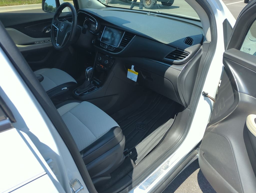 Used 2019 White Buick Sport Touring image 34