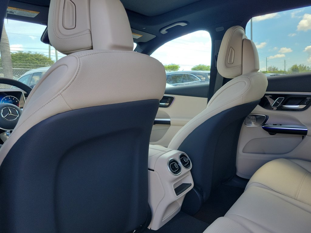 New 2027 Graphite Grey Metallic Mercedes-Benz GLC 300 image 10