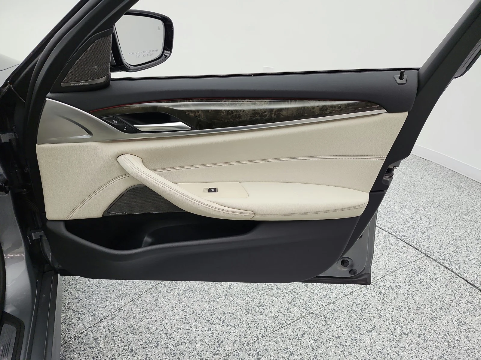 Used 2023 Skyscraper Gray Metallic BMW 530i xDrive Sedan image 20