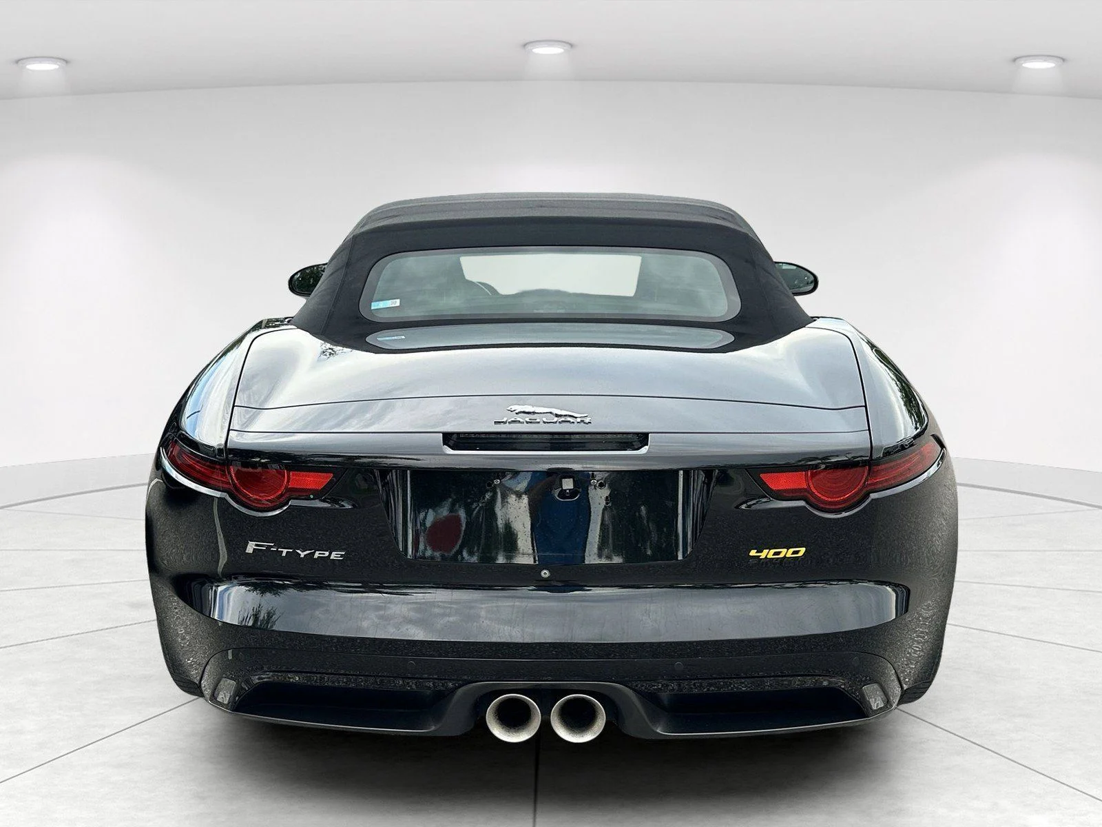 Used 2018 Black Jaguar 400 Sport image 4