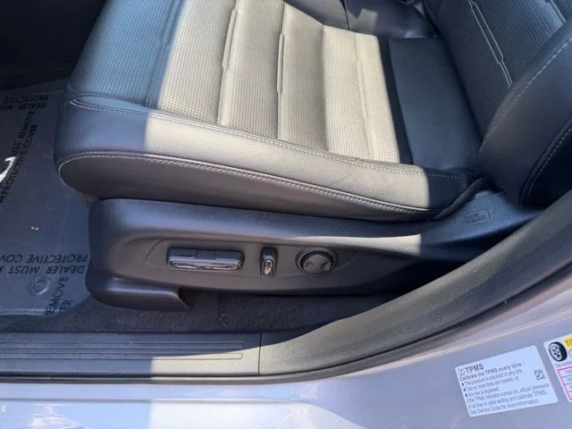 Used 2023  Honda EX-L image 19