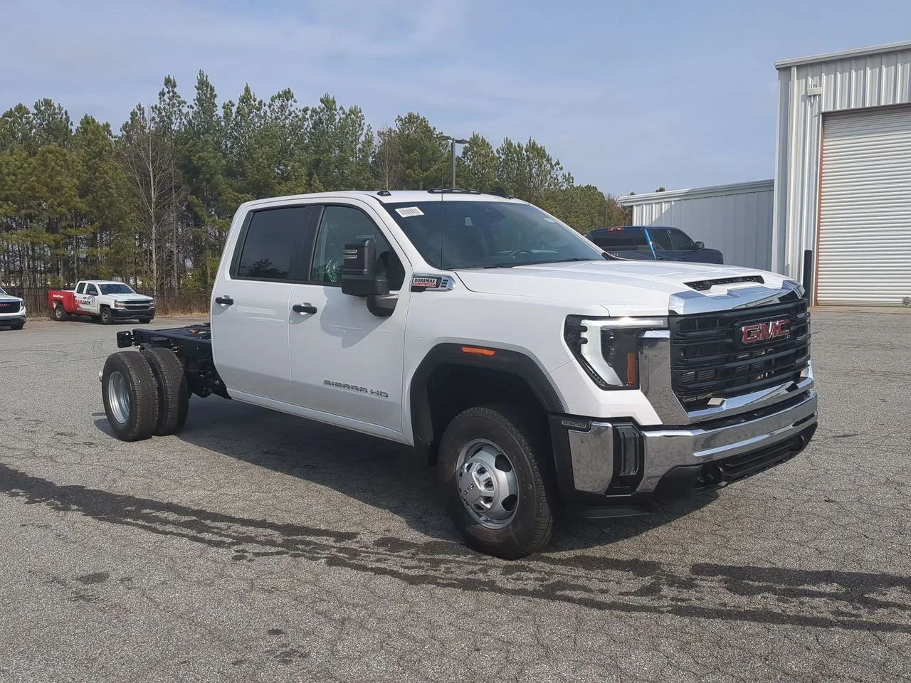 New 2026 Summit White GMC Pro image 2
