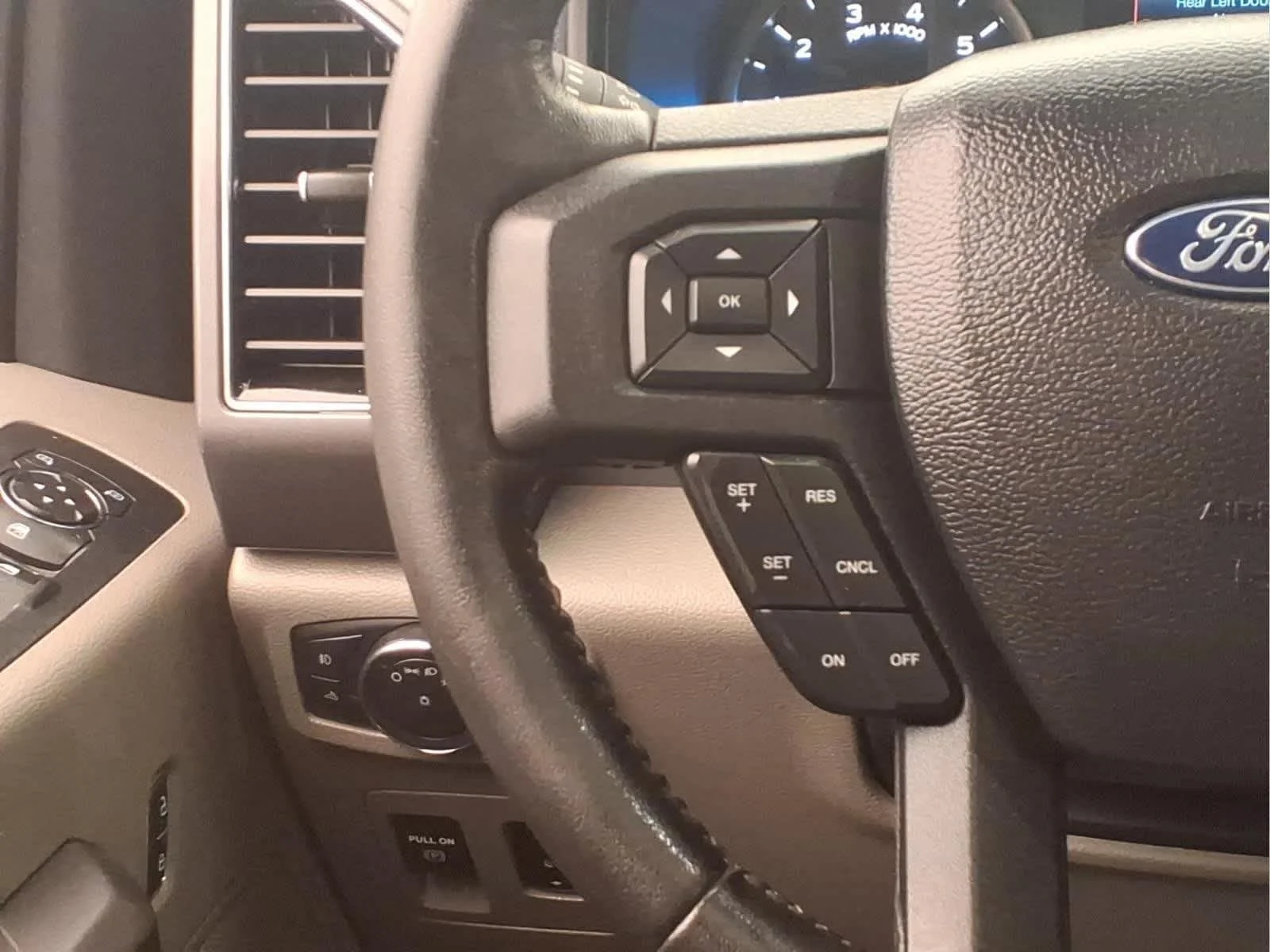 Used 2020 Rapid Red Metallic Tinted Clearcoat/Magnetic Ford XLT image 22