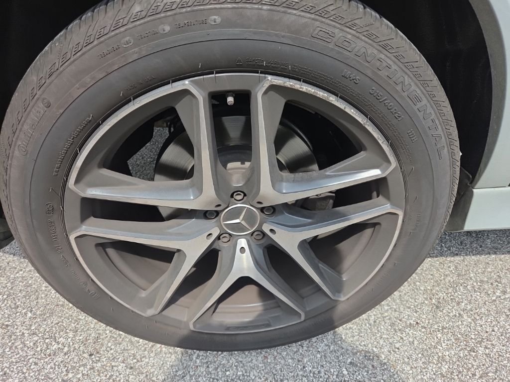 Certified Used 2024 MANUFAKTUR Alpine Gray Mercedes-Benz GLE 53 AMG® image 15