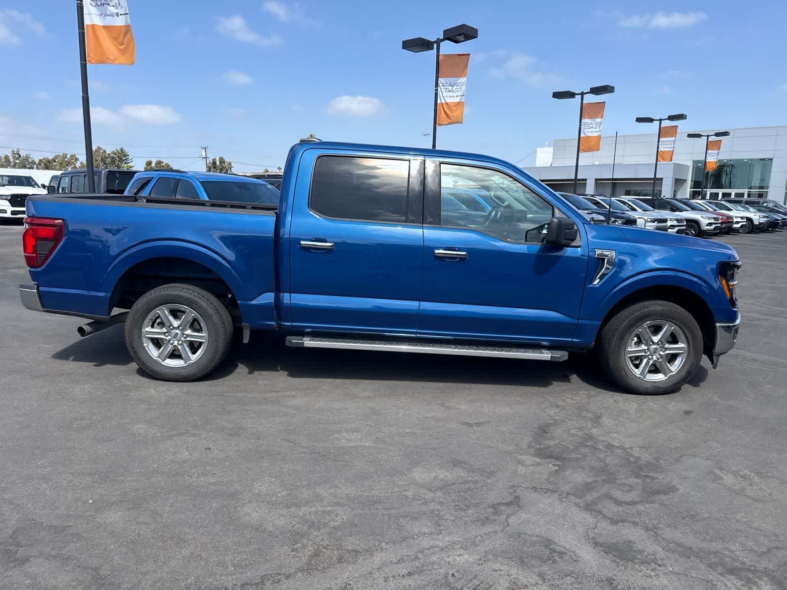Used 2025 Atlas Blue Metallic Ford XLT image 8
