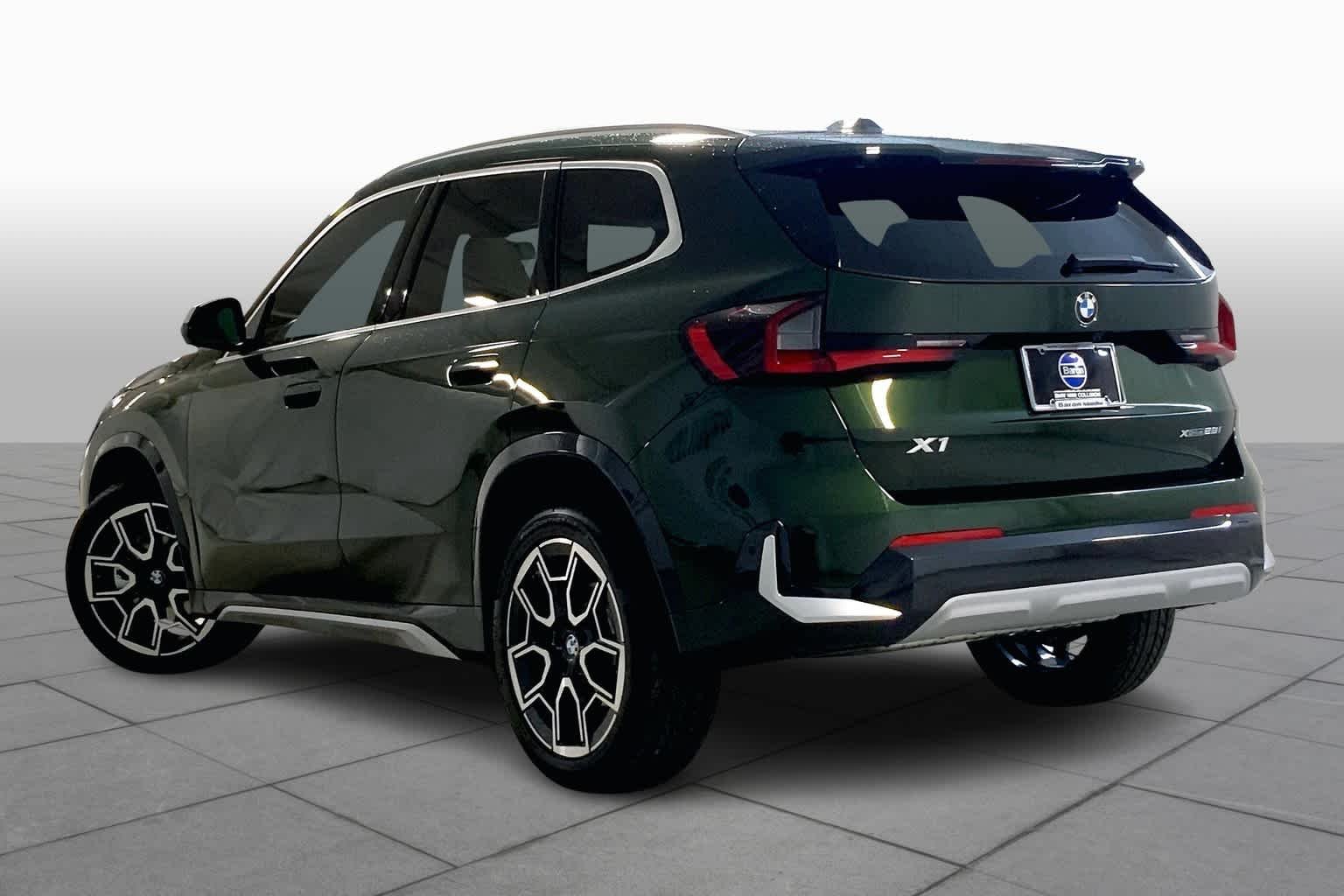 Used 2024 San Remo Green Metallic BMW xDrive28i image 12