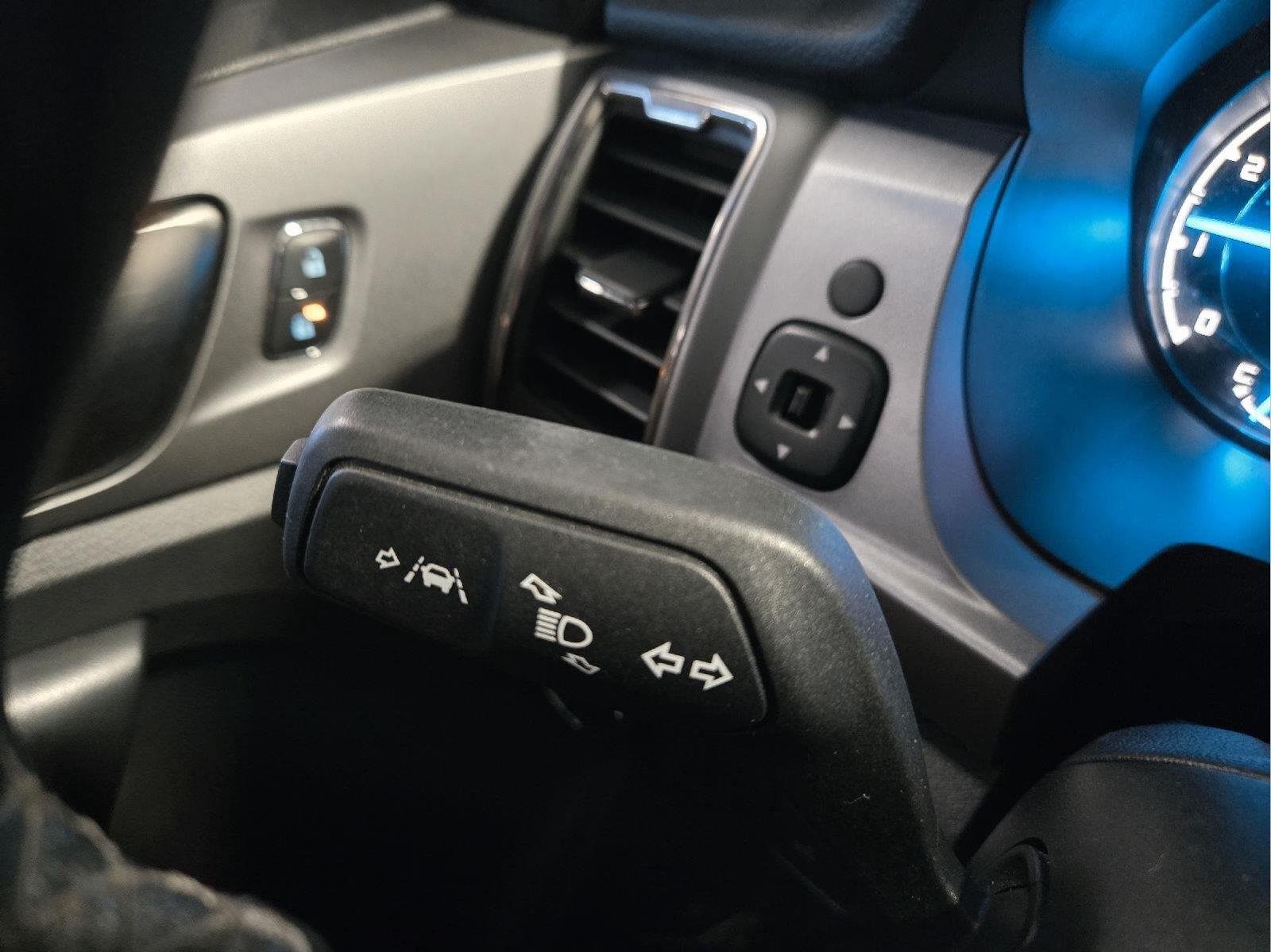 Used 2022 Velocity Blue Ford XLT image 18
