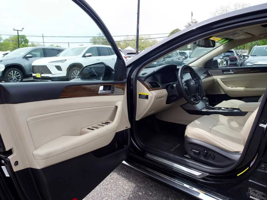 Used 2017 Black Hyundai Limited image 14