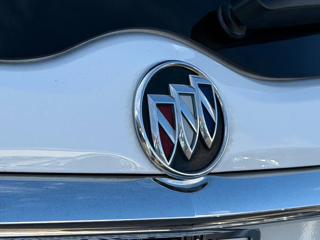 Used 2020 White Buick Essence image 16