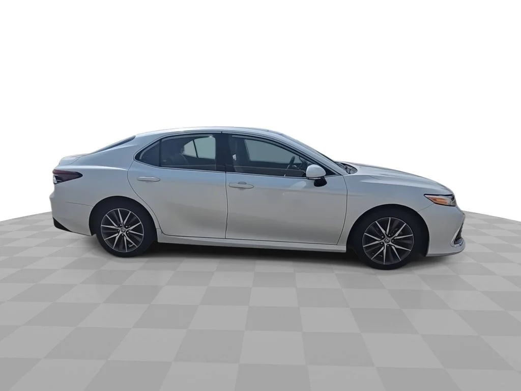 Used 2023 Beige Toyota XLE image 9