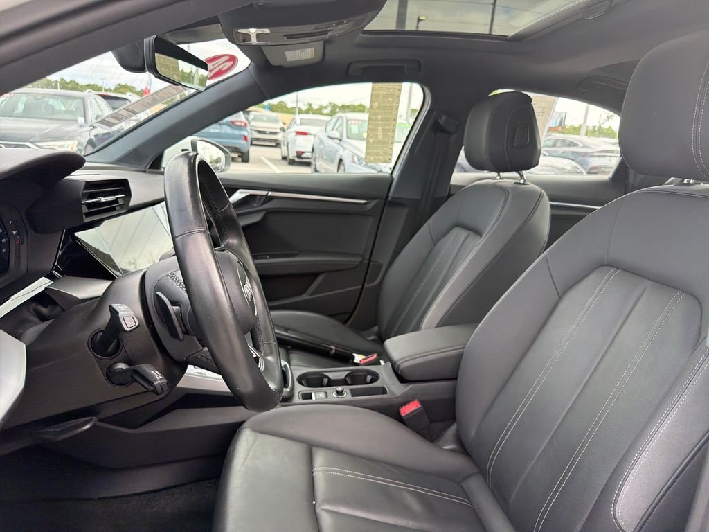 Used 2024  Audi 40 Premium image 15