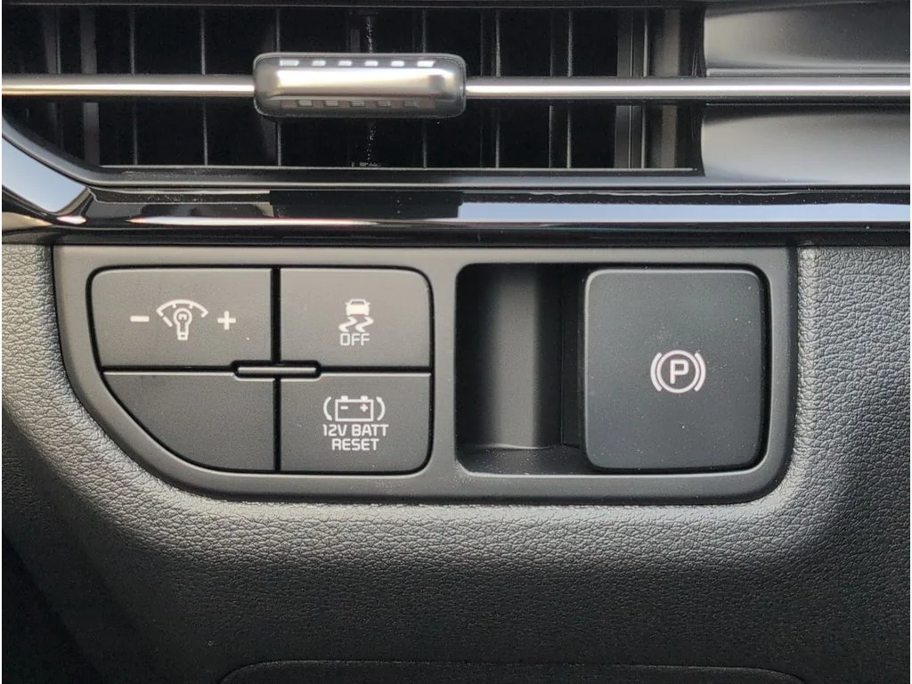 New 2026 Steel Gray Kia LX image 27