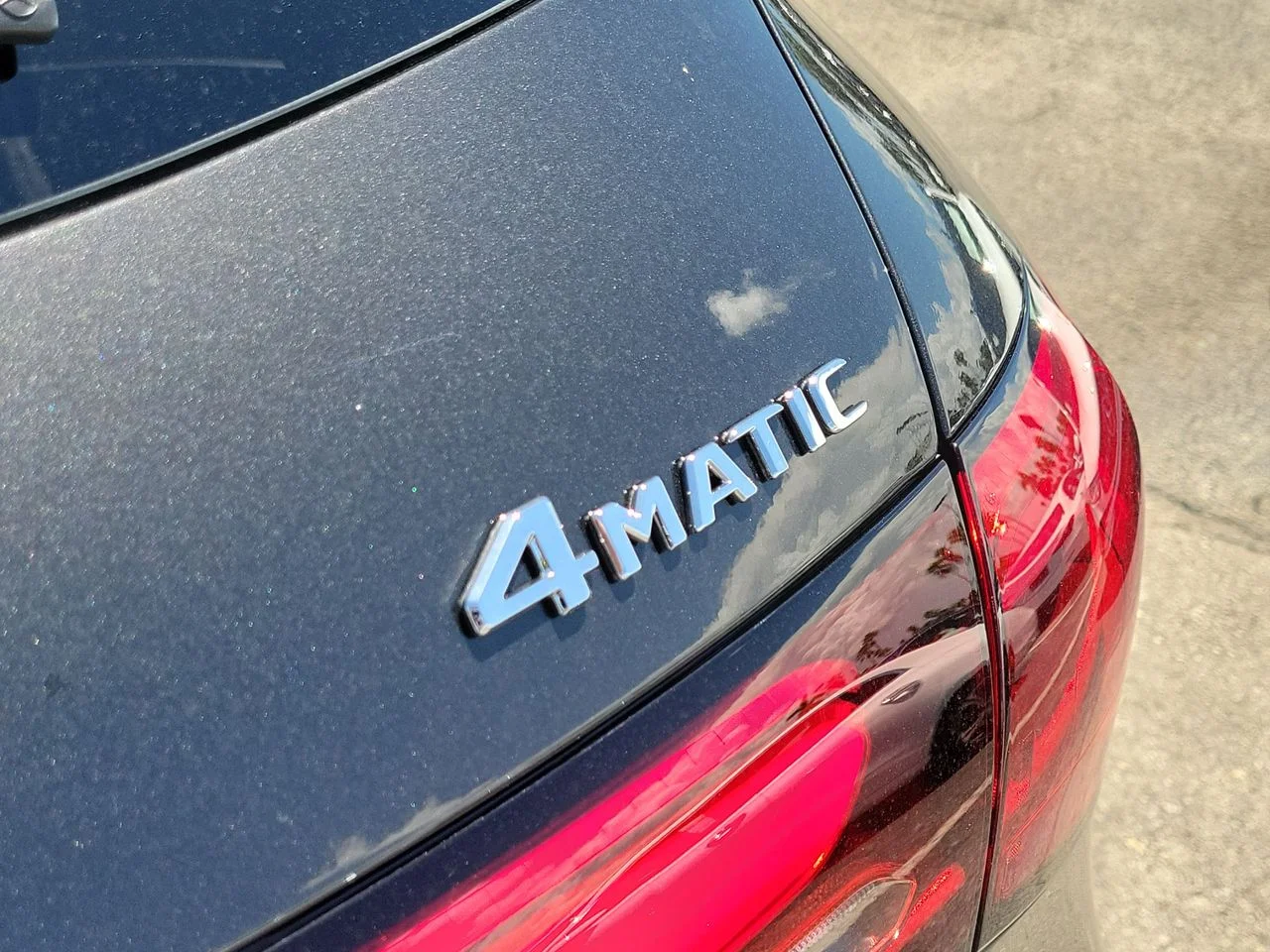 New 2027 Graphite Grey Metallic Mercedes-Benz GLC 300 image 7