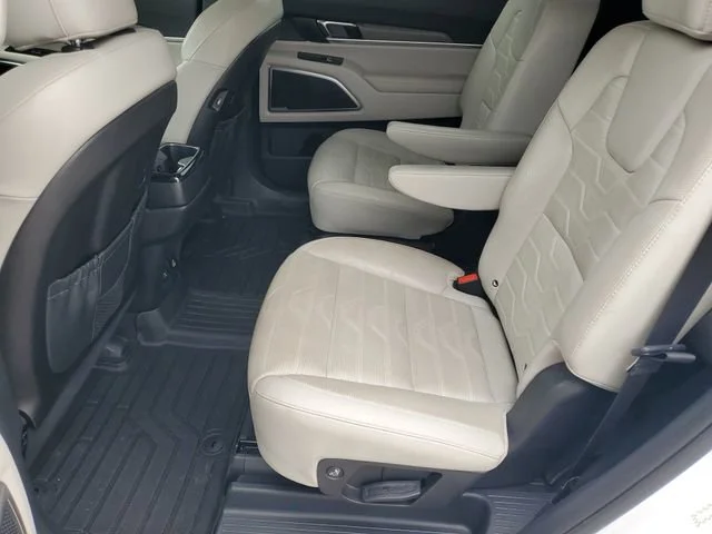 Used 2021 White Kia SX image 22
