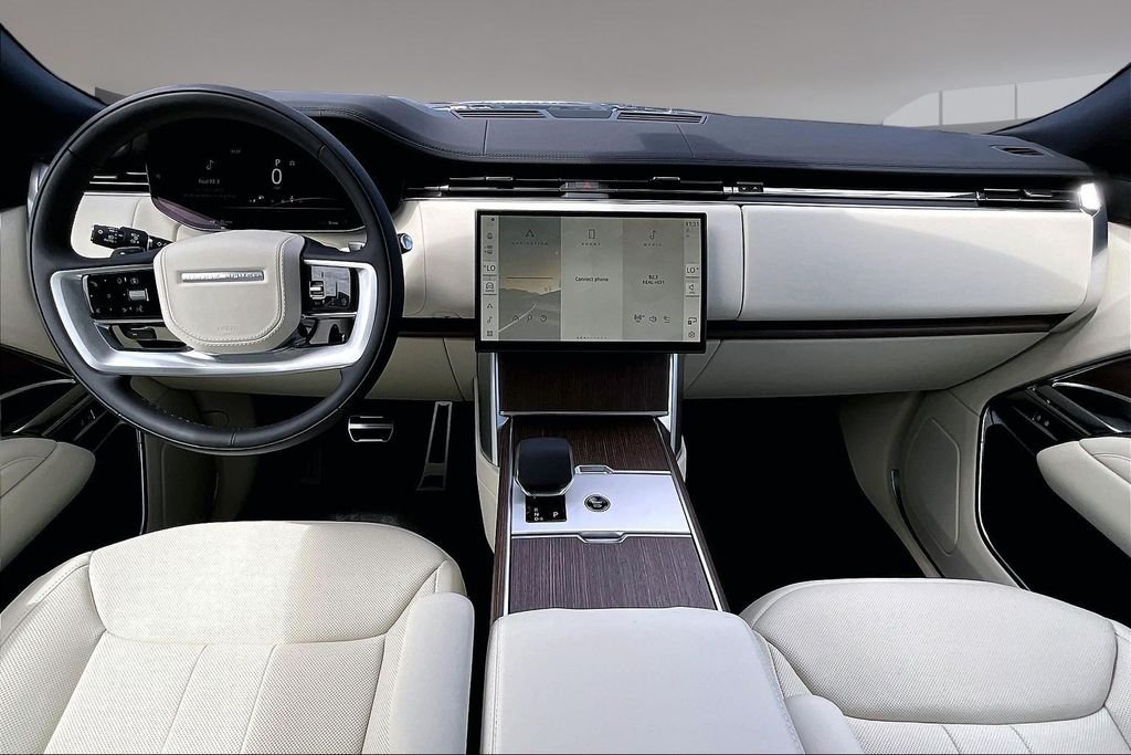 New 2026 SANTORINI BLACK Land Rover SE 7 Seats image 5