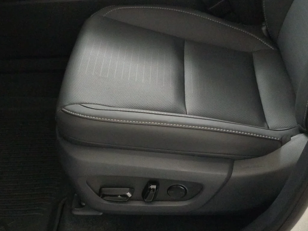 New 2026 Wind Chill Pearl Lexus PREMIUM AWD image 26