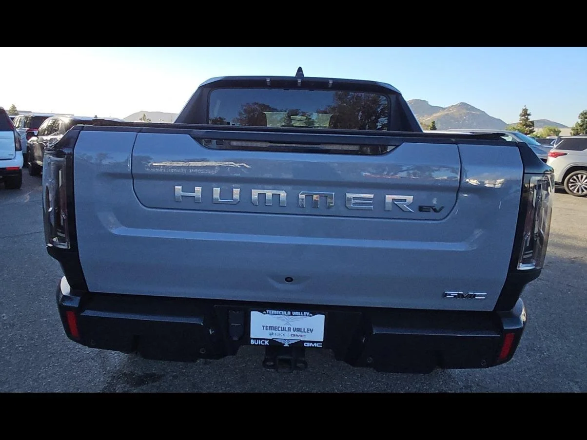 Used 2024 Meteorite Metallic (Grey) GMC 2X image 22