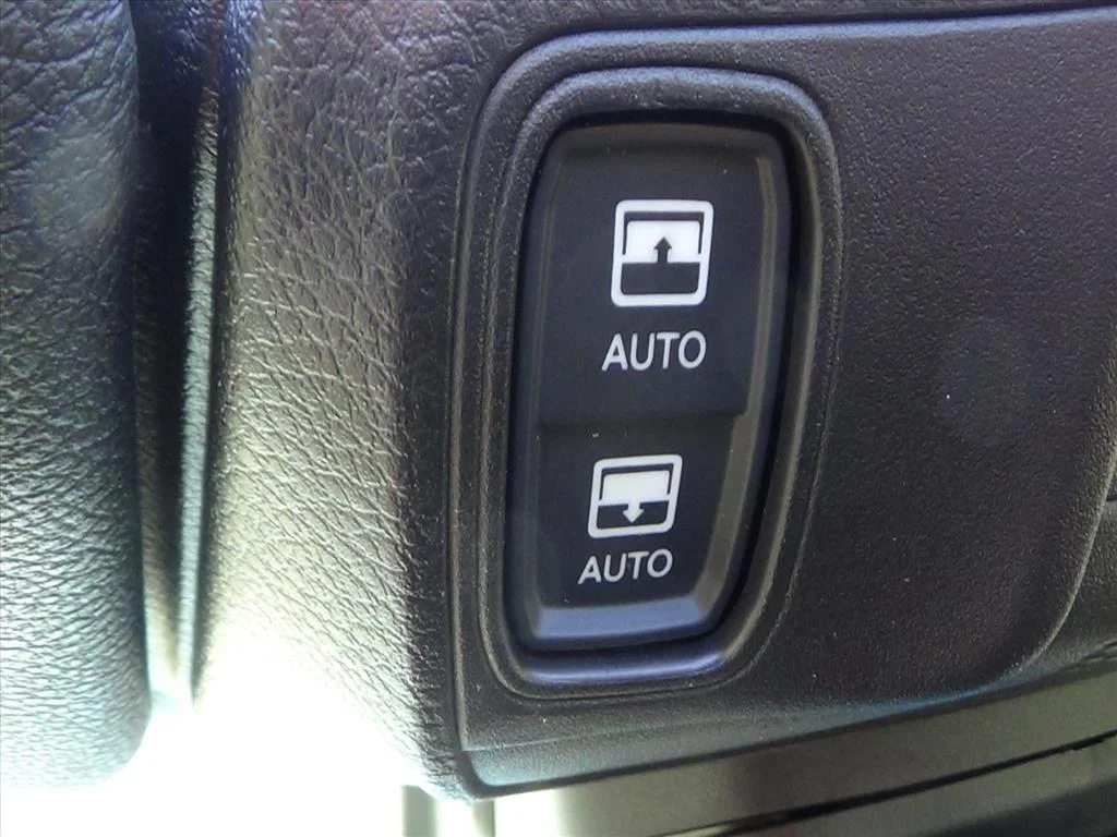 Used 2024 Hydro Blue Pearl Coat (pbj) Jeep Willys image 28