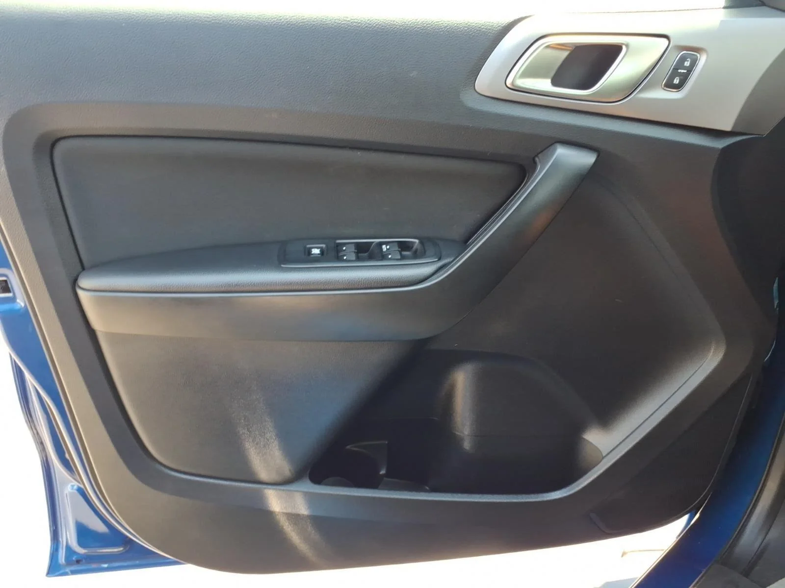 Used 2019  FORD  image 27