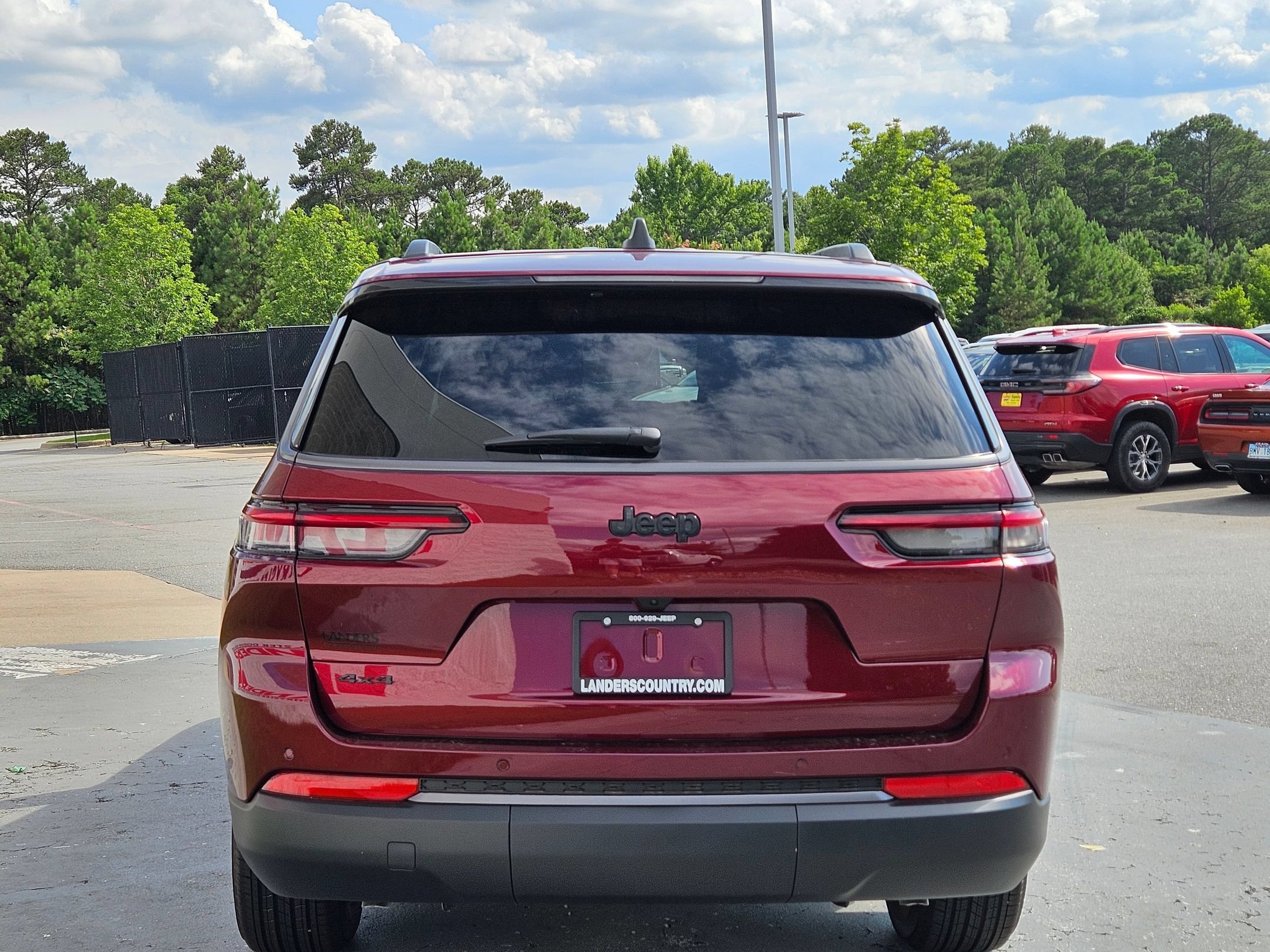New 2026 Velvet Red Pearl-Coat Exterior Paint Jeep Laredo Altitude image 6