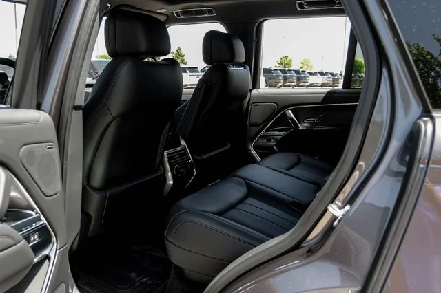 New 2026  Land Rover SE image 50
