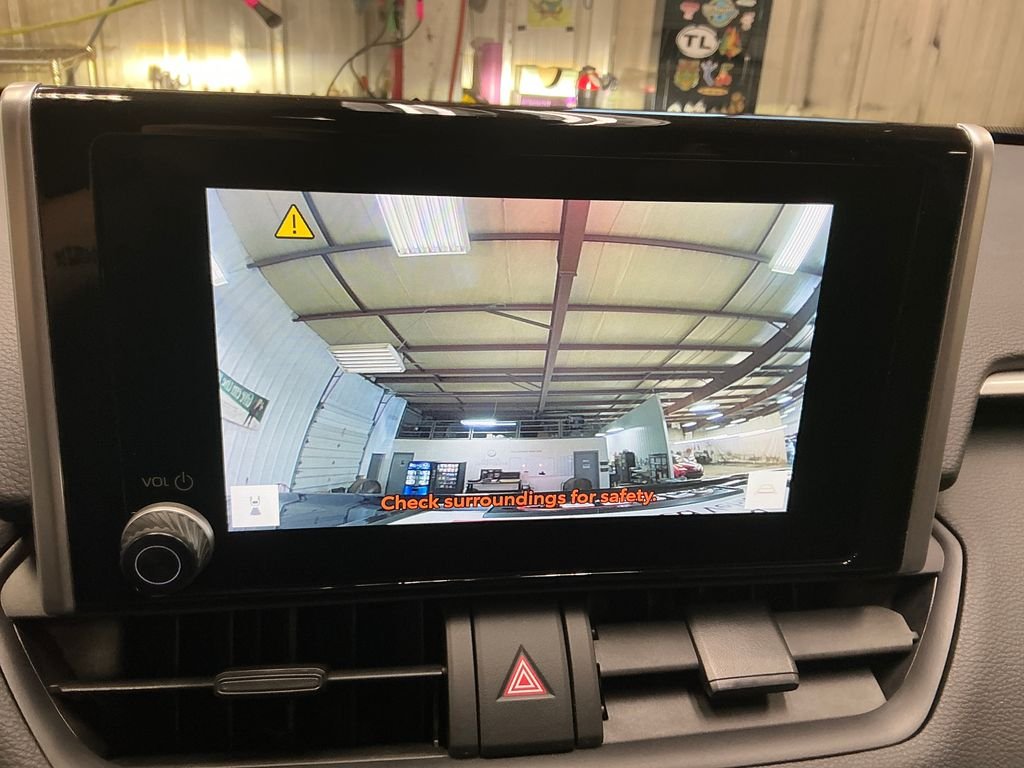 Certified Used 2025  Toyota XLE image 23