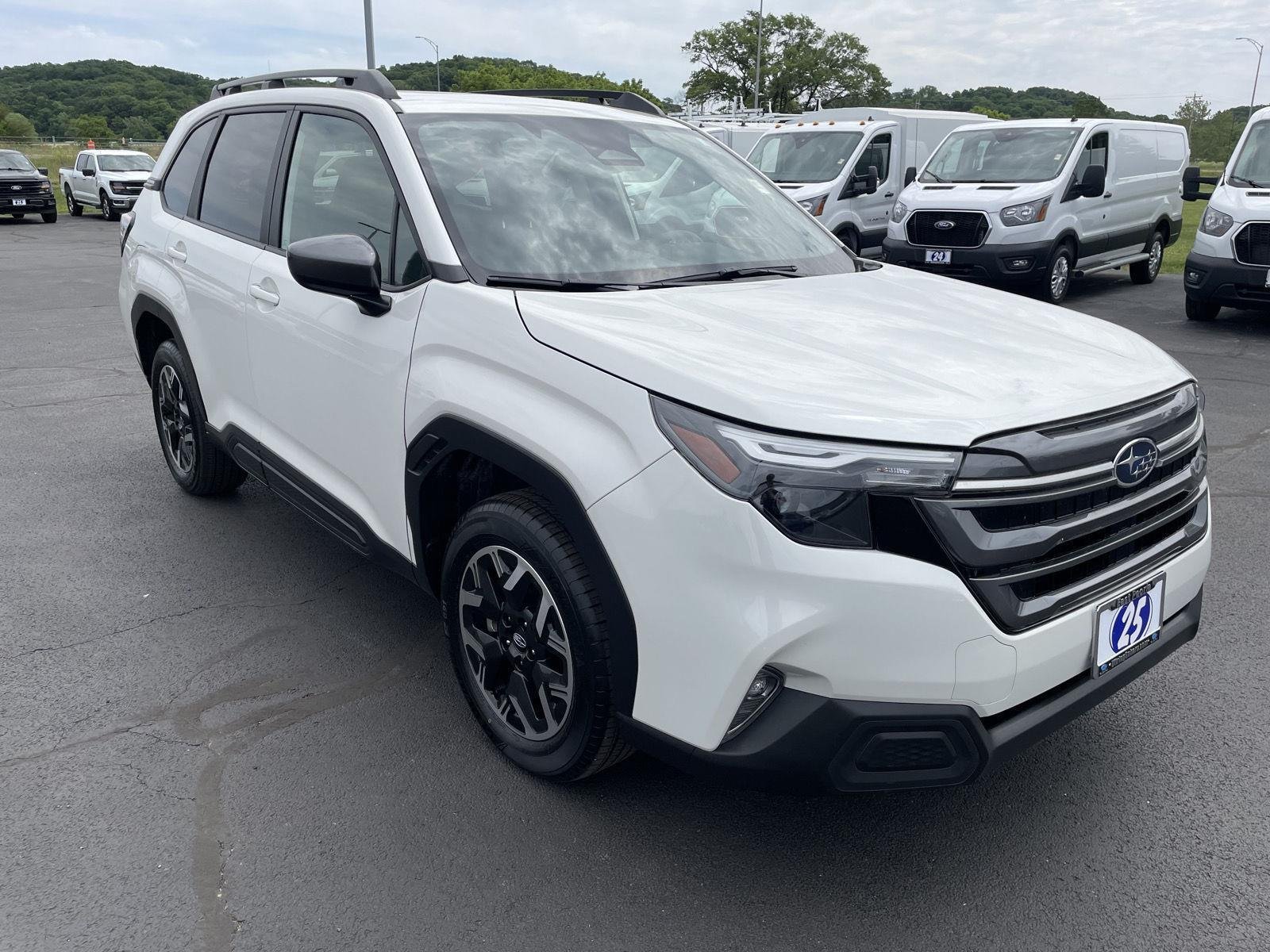 Used 2025 Crystal White Pearl Subaru Premium image 7