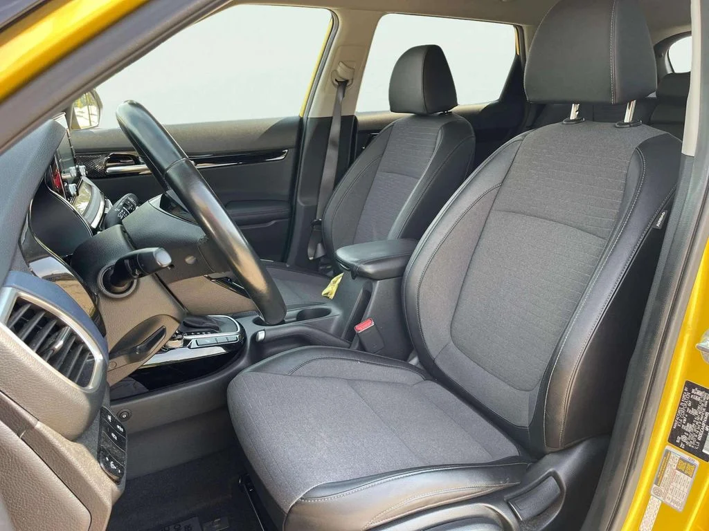 Used 2023 Starbright Yellow/Black Roof Kia S image 19