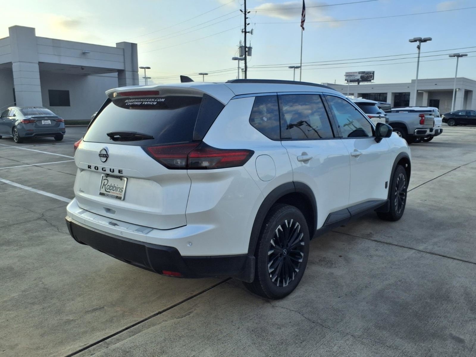 2026 Nissan Rogue photo 4 of 28