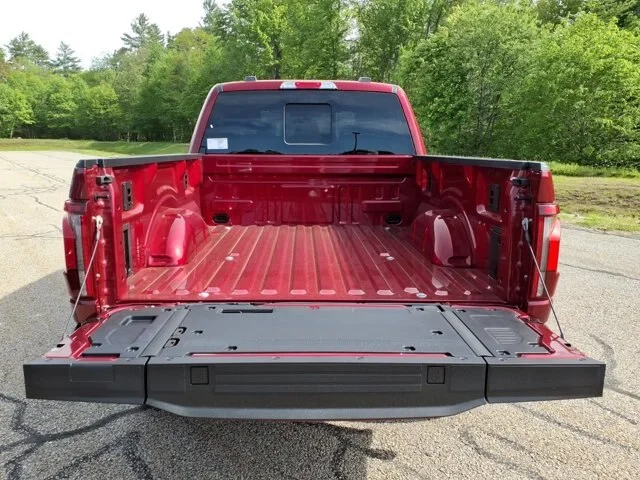 New 2026 Ruby Red Metallic Tinted Clearcoat Ford Lariat image 27