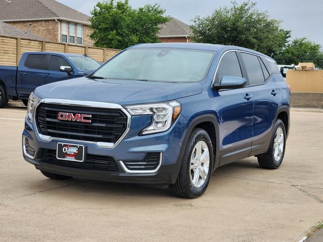 Used 2024 Downpour Metallic GMC SLE image 12