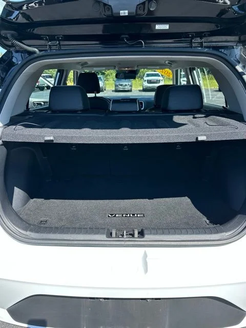 Used 2024 Lunar White Hyundai Limited image 14