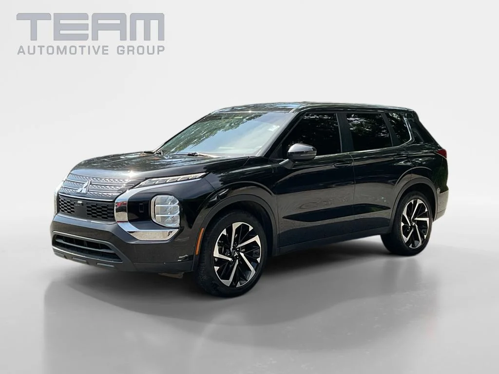 Used 2022 Black Mitsubishi ES image 3